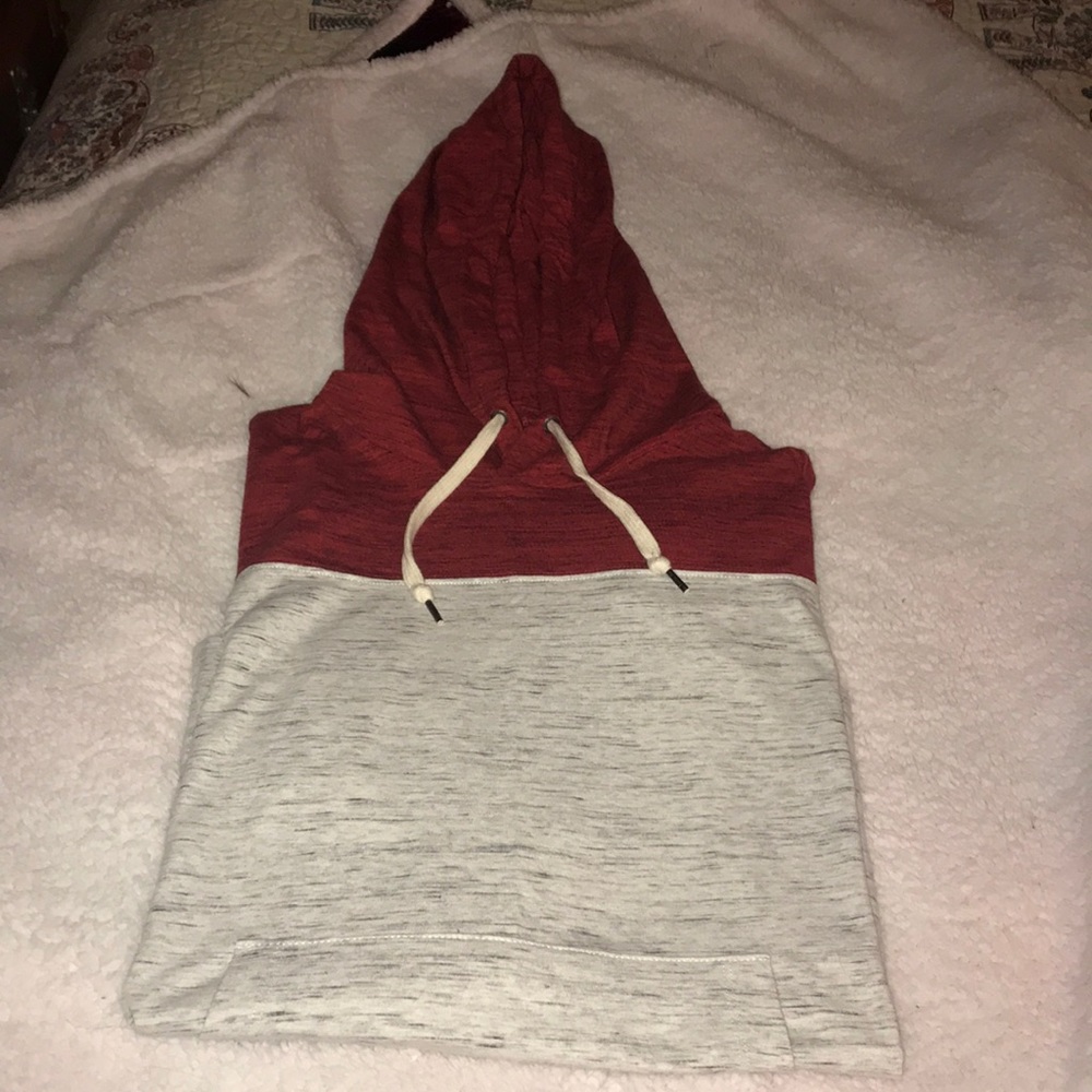 Men’s long sleeve hooded pull over